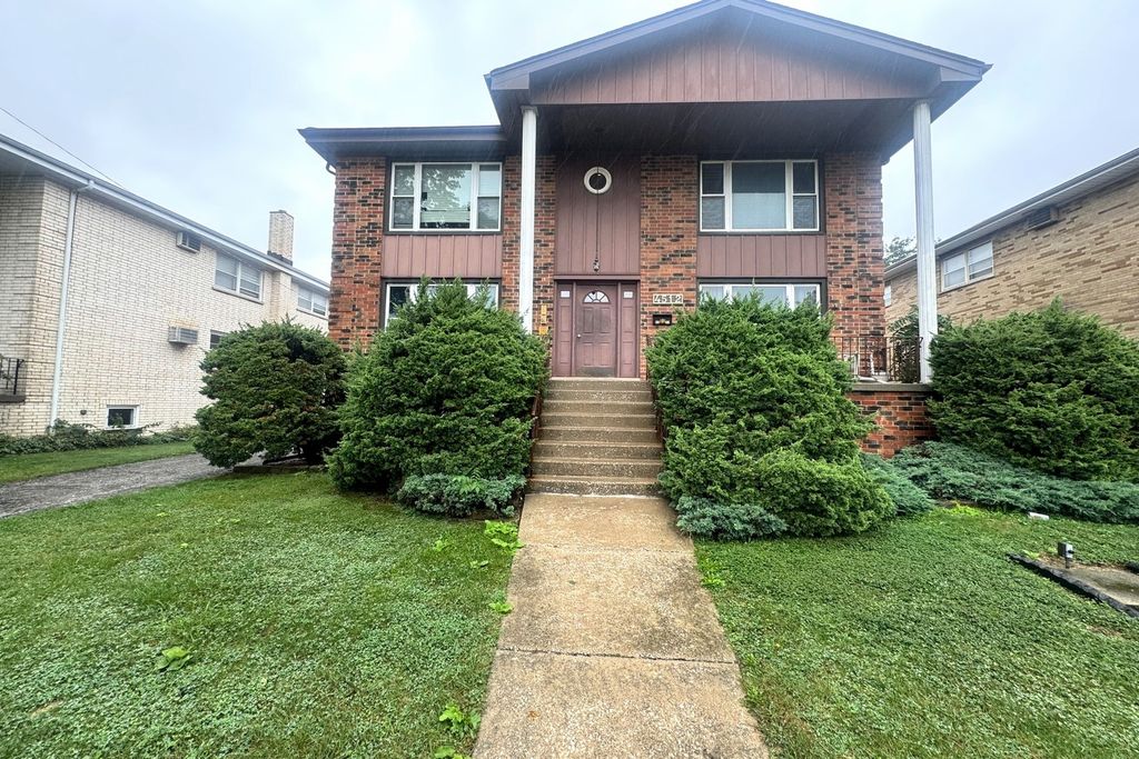 4512 Grove Avenue 2N, Brookfield, IL 60513