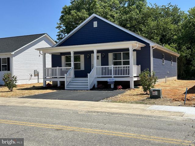 919 JACKSON ST, Colonial Beach, VA 22443