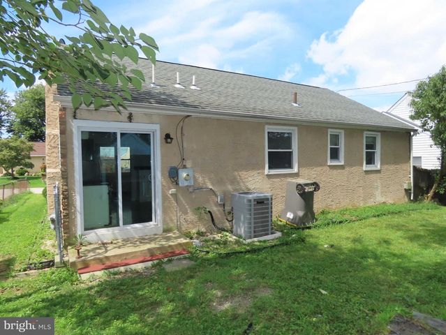 32 PAUL RD, New Castle, DE 19720