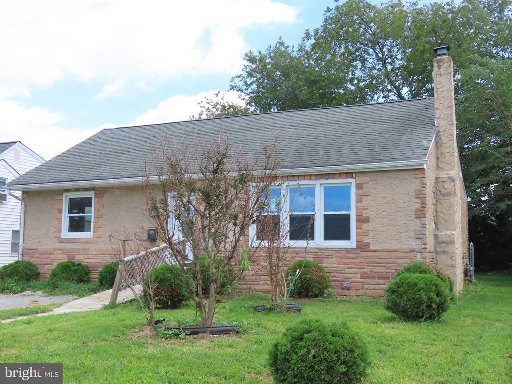 32 PAUL RD, New Castle, DE 19720 — exterior