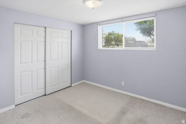 4697 S 2025 W, Roy, UT 84067