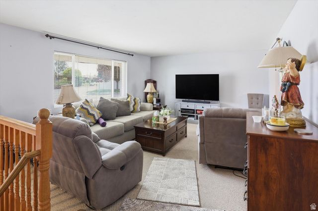 4697 S 2025 W, Roy, UT 84067