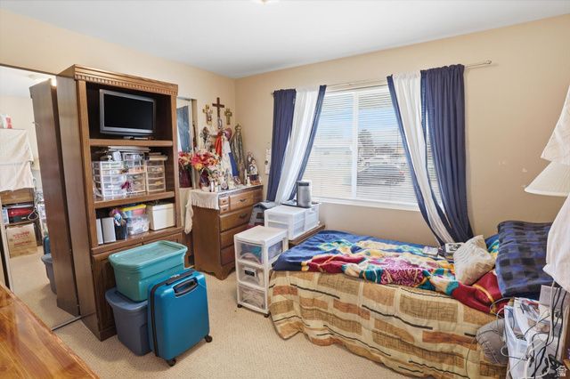 4697 S 2025 W, Roy, UT 84067