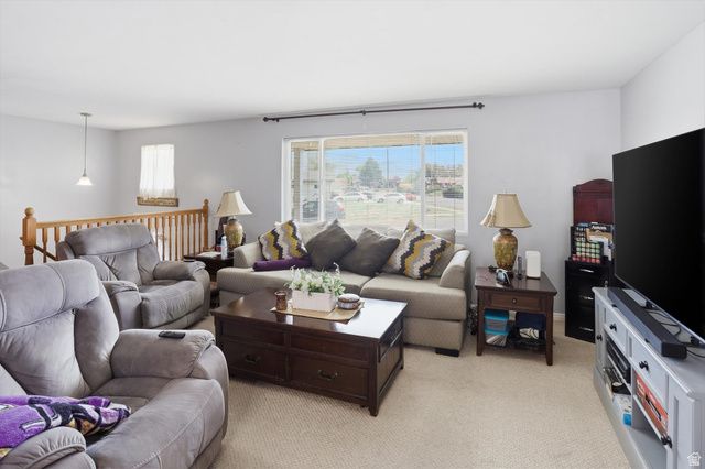 4697 S 2025 W, Roy, UT 84067
