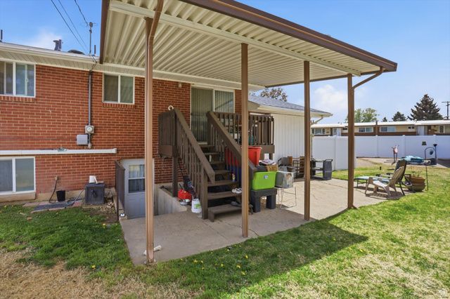 4697 S 2025 W, Roy, UT 84067