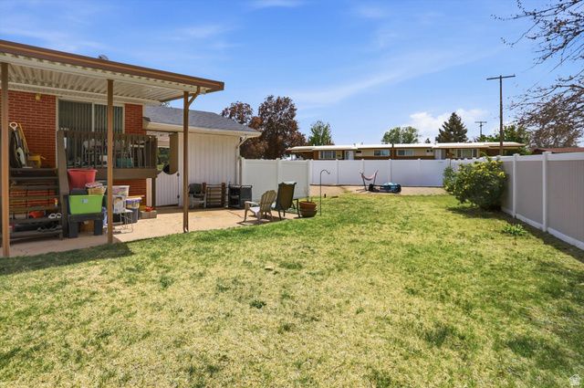 4697 S 2025 W, Roy, UT 84067