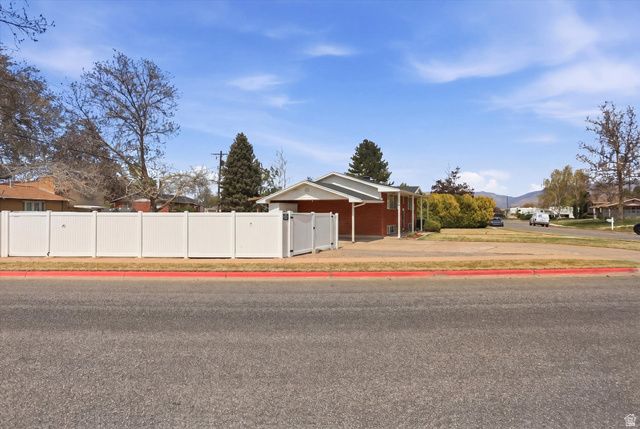 4697 S 2025 W, Roy, UT 84067