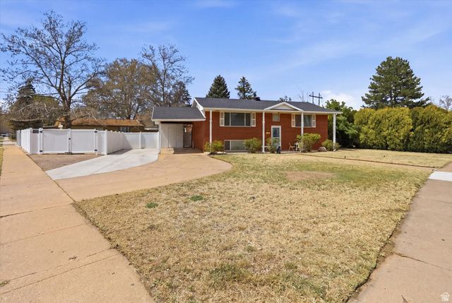 4697 S 2025 W, Roy, UT 84067