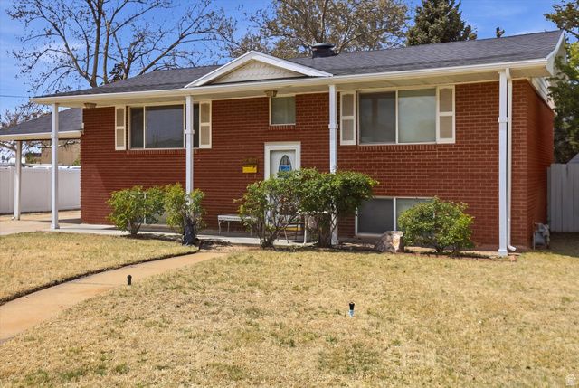 4697 S 2025 W, Roy, UT 84067