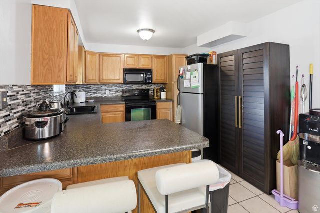 4697 S 2025 W, Roy, UT 84067