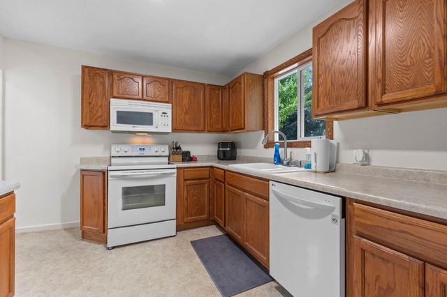 527 Mound Avenue, Mankato, MN 56001