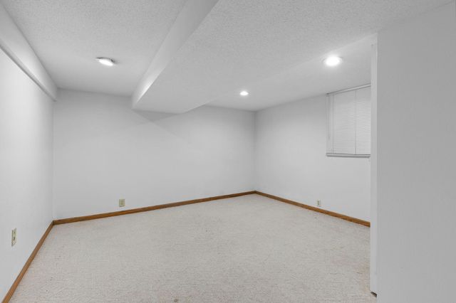 527 Mound Avenue, Mankato, MN 56001