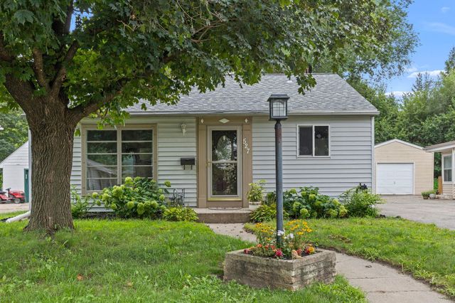 527 Mound Avenue, Mankato, MN 56001