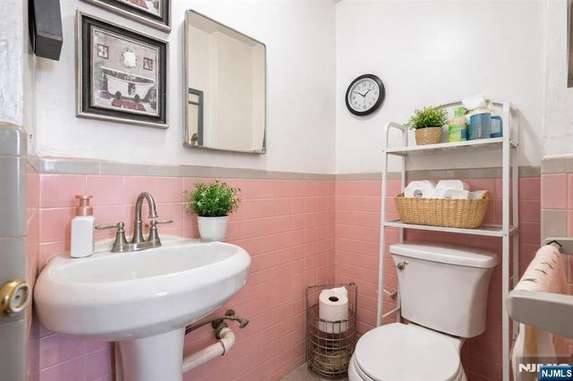 236 Garfield Avenue, Jersey City, NJ 07305