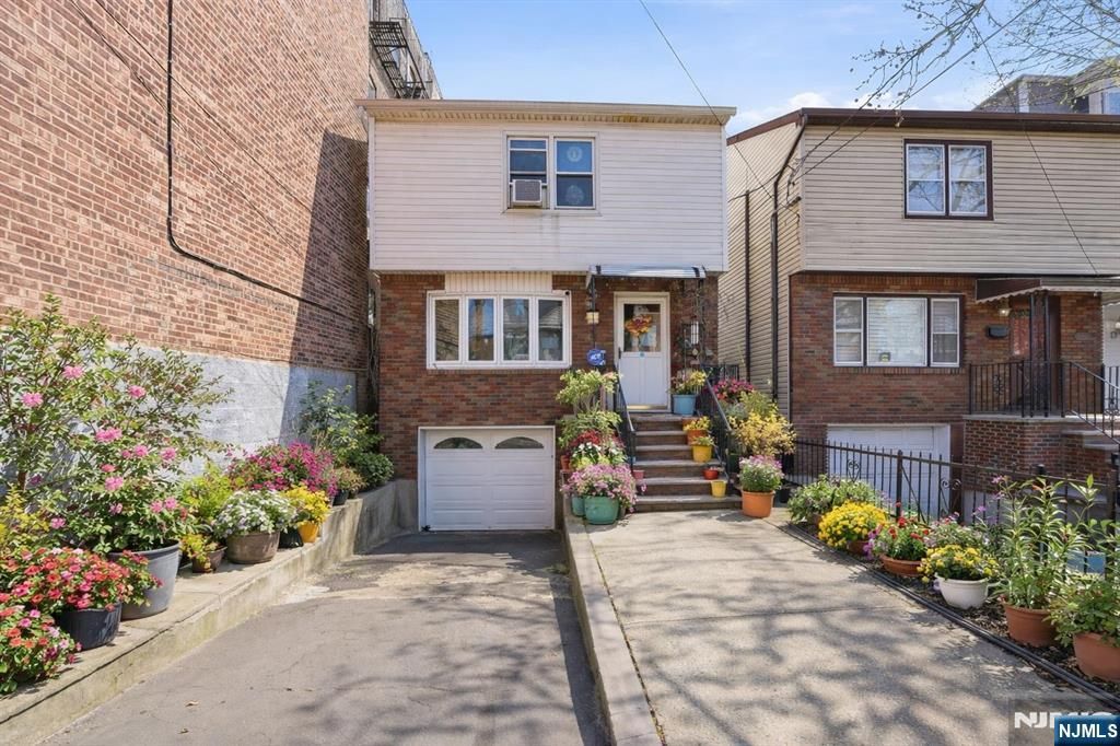 236 Garfield Avenue, Jersey City, NJ 07305