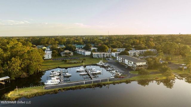 3230 Cumberland Road, 89, Ocean Springs, MS 39564