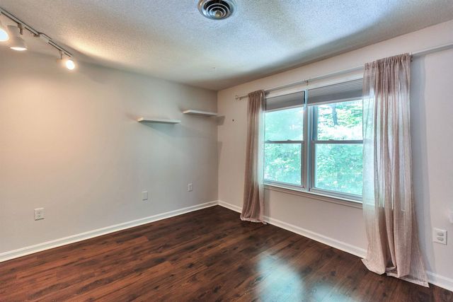50 Edward J Roy Dr Unit 9, Manchester, NH 03104