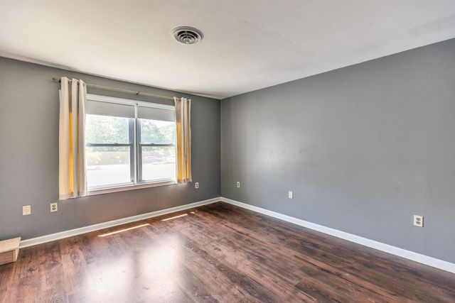 50 Edward J Roy Dr Unit 9, Manchester, NH 03104