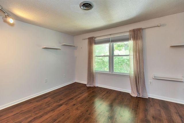 50 Edward J Roy Dr Unit 9, Manchester, NH 03104