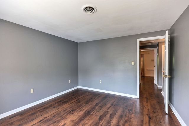 50 Edward J Roy Dr Unit 9, Manchester, NH 03104