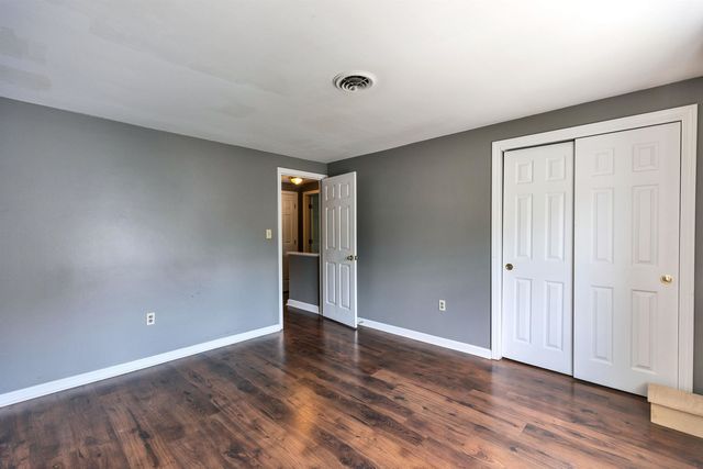 50 Edward J Roy Dr Unit 9, Manchester, NH 03104