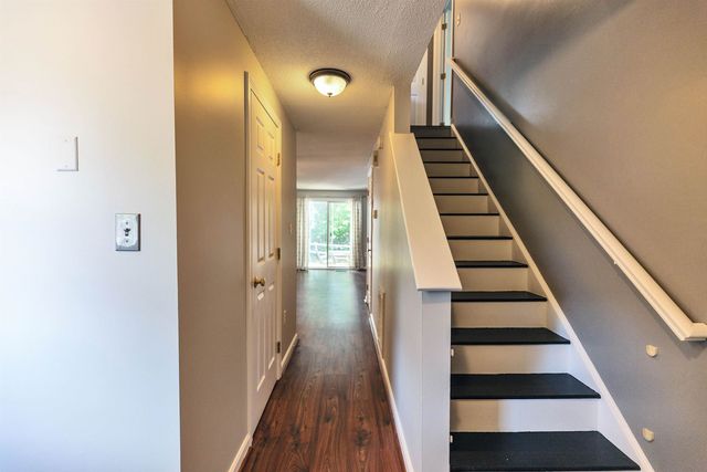 50 Edward J Roy Dr Unit 9, Manchester, NH 03104
