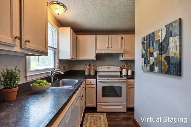 50 Edward J Roy Dr Unit 9, Manchester, NH 03104