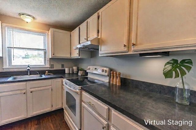 50 Edward J Roy Dr Unit 9, Manchester, NH 03104