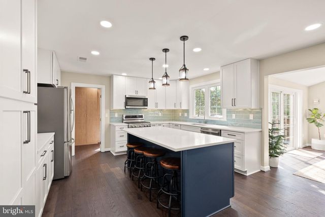 15445 MARTINS HUNDRED DR, Centreville, VA 20120