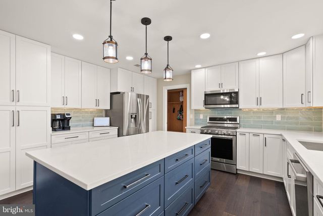 15445 MARTINS HUNDRED DR, Centreville, VA 20120