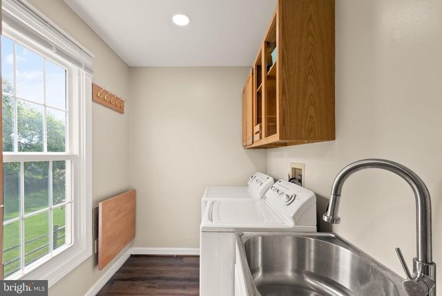 15445 MARTINS HUNDRED DR, Centreville, VA 20120