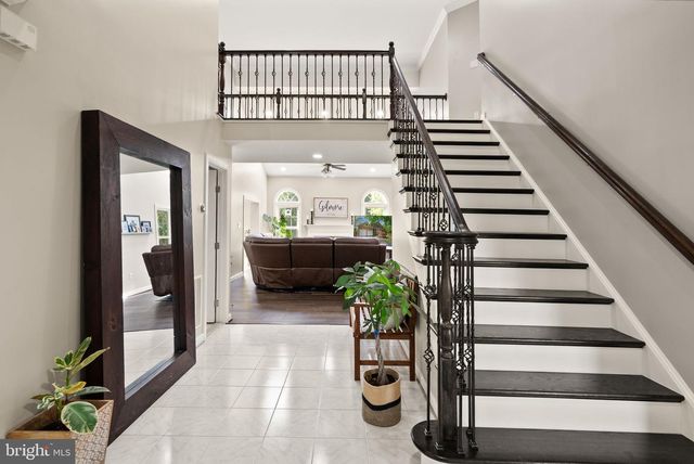 15445 MARTINS HUNDRED DR, Centreville, VA 20120