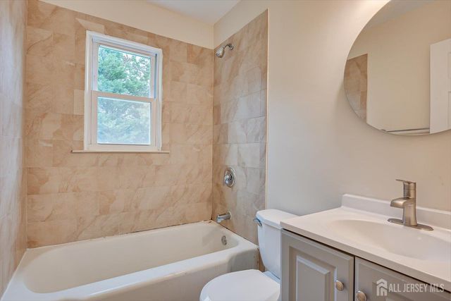 25 Ellwood Road, East Brunswick, NJ 08816