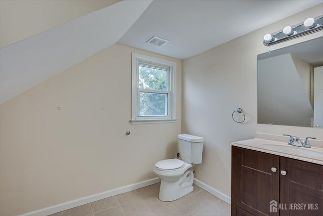 25 Ellwood Road, East Brunswick, NJ 08816