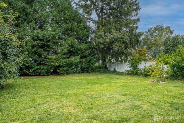 25 Ellwood Road, East Brunswick, NJ 08816