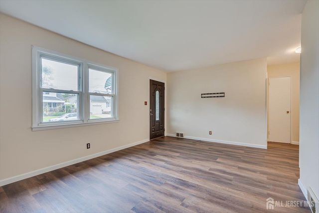 25 Ellwood Road, East Brunswick, NJ 08816