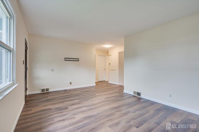 25 Ellwood Road, East Brunswick, NJ 08816