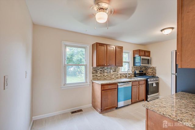 25 Ellwood Road, East Brunswick, NJ 08816