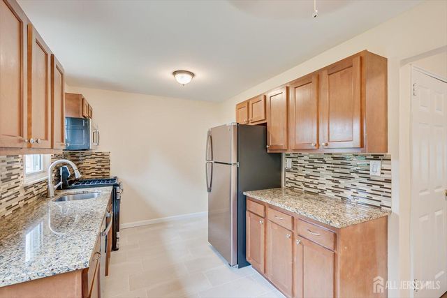 25 Ellwood Road, East Brunswick, NJ 08816