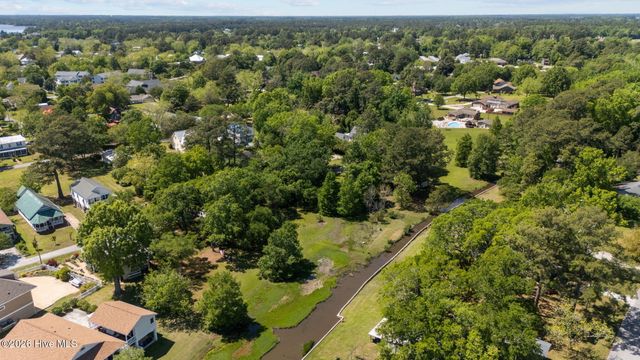 360 Vandemere Street, Oriental, NC 28571