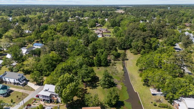 360 Vandemere Street, Oriental, NC 28571