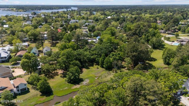 360 Vandemere Street, Oriental, NC 28571