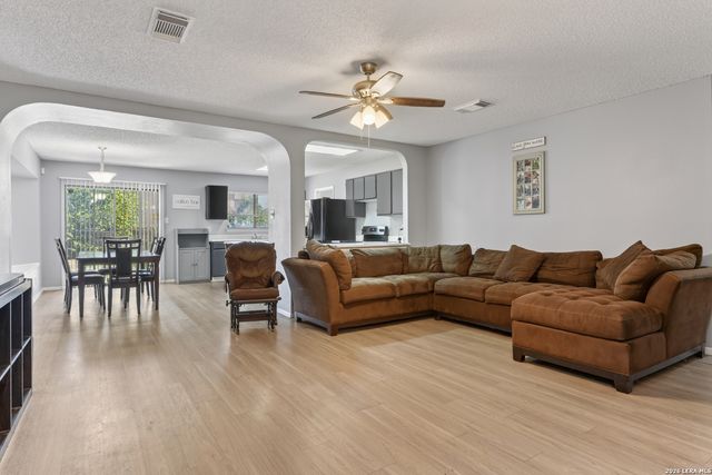 5827 SUMMER FEST DR, San Antonio, TX 78244