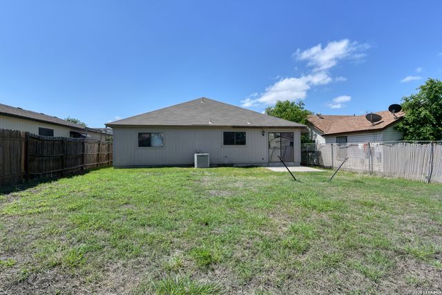 5827 SUMMER FEST DR, San Antonio, TX 78244