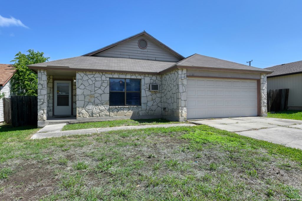 5827 SUMMER FEST DR, San Antonio, TX 78244
