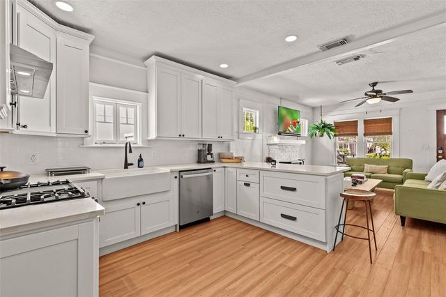 211 S ALBANY AVENUE, Tampa, FL 33606