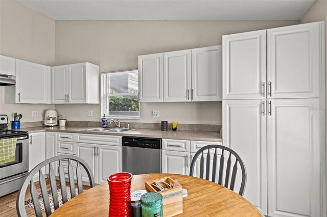 211 S ALBANY AVENUE, Tampa, FL 33606