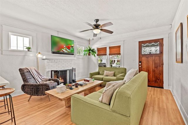 211 S ALBANY AVENUE, Tampa, FL 33606