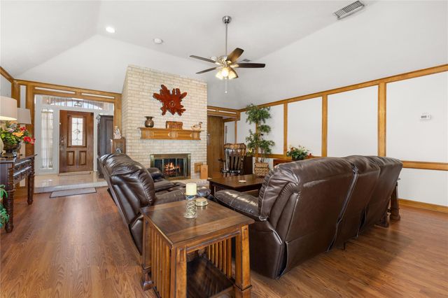 3203 Manor Grove Drive, Houston, TX 77345