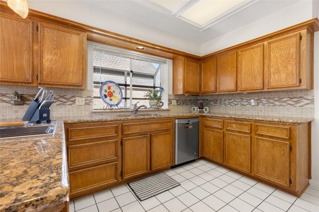 3203 Manor Grove Drive, Houston, TX 77345